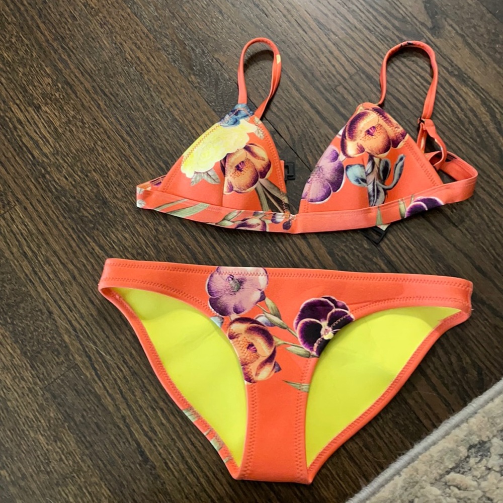 Triangle bikini only worn a few times